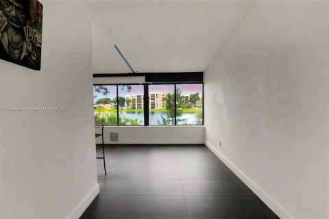 Купить таунхаус в Лодерхилл, Флорида 3 спальни, 143.07м2, № 1957261 - фото 14