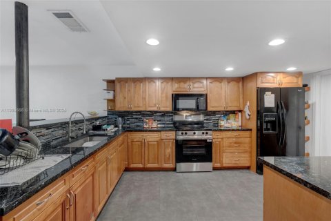 Купить таунхаус в Лодерхилл, Флорида 3 спальни, 143.07м2, № 1957261 - фото 9