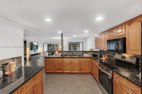 Купить таунхаус в Лодерхилл, Флорида 3 спальни, 143.07м2, № 1957261 - фото 10