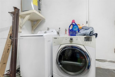 Купить таунхаус в Лодерхилл, Флорида 3 спальни, 143.07м2, № 1957261 - фото 24