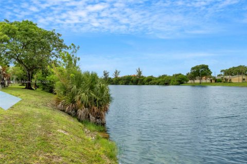 Купить таунхаус в Лодерхилл, Флорида 3 спальни, 143.07м2, № 1957261 - фото 1
