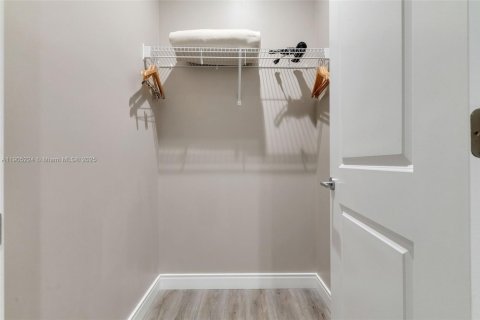 Купить таунхаус в Киссимми, Флорида 4 спальни, 219.06м2, № 1956116 - фото 11