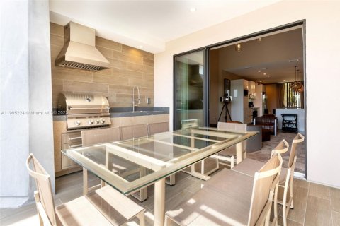 Купить таунхаус в Киссимми, Флорида 4 спальни, 219.06м2, № 1956116 - фото 12