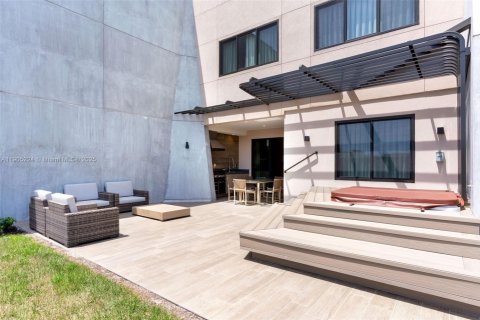 Купить таунхаус в Киссимми, Флорида 4 спальни, 219.06м2, № 1956116 - фото 13