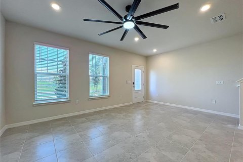 Townhouse in Winter Garden, Florida 3 bedrooms, 156.35 sq.m. № 1919643 - photo 8