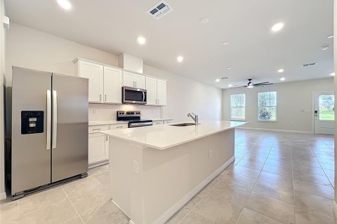 Townhouse in Winter Garden, Florida 3 bedrooms, 156.35 sq.m. № 1919643 - photo 14