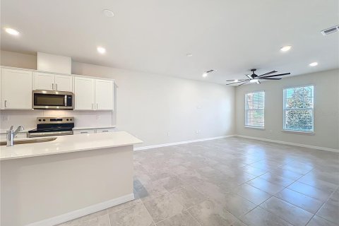 Townhouse in Winter Garden, Florida 3 bedrooms, 156.35 sq.m. № 1919643 - photo 16