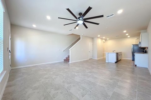 Townhouse in Winter Garden, Florida 3 bedrooms, 156.35 sq.m. № 1919643 - photo 7
