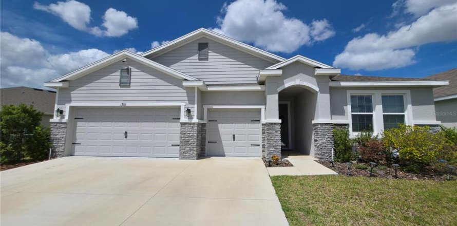 Villa ou maison à Spring Hill, Floride 4 chambres, 264.03 m2 № 1760178