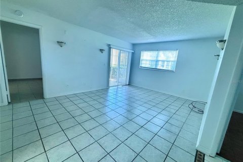 Copropriété à louer à Ocala, Floride: 2 chambres, 77.76 m2 № 2113361 - photo 2