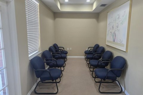 Propiedad comercial en alquiler en Wesley Chapel, Florida, 297.29 m2 № 1846953 - foto 3