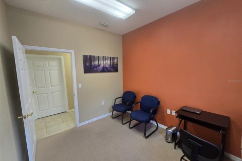 Propiedad comercial en alquiler en Wesley Chapel, Florida, 297.29 m2 № 1846953 - foto 4