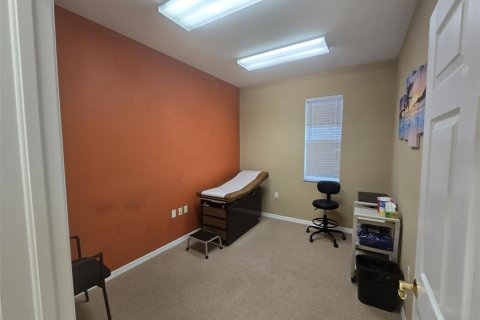 Propiedad comercial en alquiler en Wesley Chapel, Florida, 297.29 m2 № 1846953 - foto 6