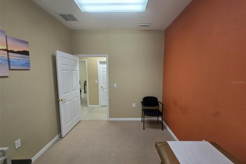 Propiedad comercial en alquiler en Wesley Chapel, Florida, 297.29 m2 № 1846953 - foto 7