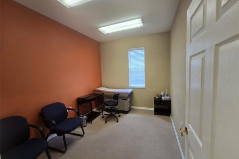 Propiedad comercial en alquiler en Wesley Chapel, Florida, 297.29 m2 № 1846953 - foto 5