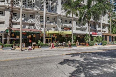 Copropriété à louer à Miami, Floride: 1 chambre, 68.47 m2 № 2177793 - photo 4