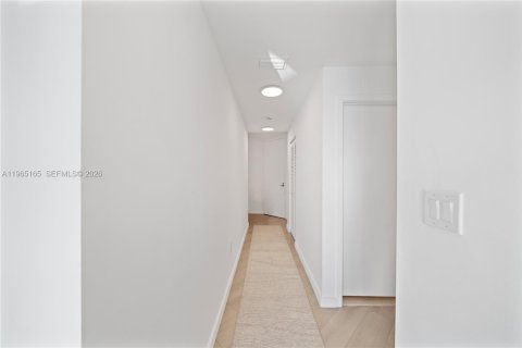 Copropriété à vendre à Miami, Floride: 2 chambres, 102.84 m2 № 2026486 - photo 12