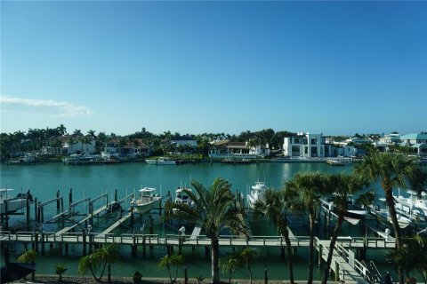 Condo à Tierra Verde, Floride, 3 chambres  № 2408924
