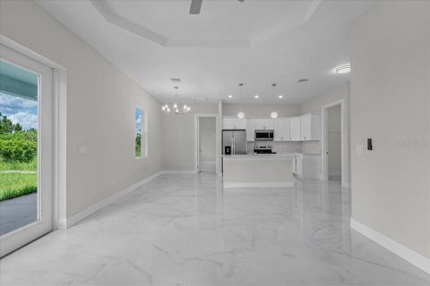 House in Lehigh Acres, Florida 4 bedrooms, 139.54 sq.m. № 2213878 - photo 21