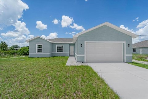 House in Lehigh Acres, Florida 4 bedrooms, 139.54 sq.m. № 2213878