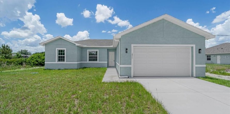 House in Lehigh Acres, Florida 4 bedrooms, 139.54 sq.m. № 2213878