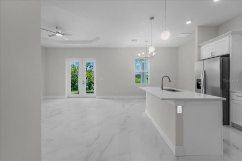 House in Lehigh Acres, Florida 4 bedrooms, 139.54 sq.m. № 2213878 - photo 4