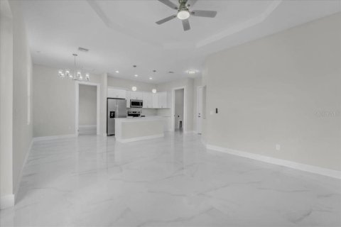 House in Lehigh Acres, Florida 4 bedrooms, 139.54 sq.m. № 2213878 - photo 22