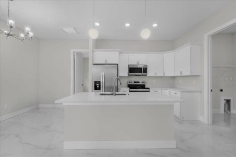 House in Lehigh Acres, Florida 4 bedrooms, 139.54 sq.m. № 2213878 - photo 7