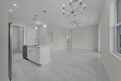 House in Lehigh Acres, Florida 4 bedrooms, 139.54 sq.m. № 2213878 - photo 16