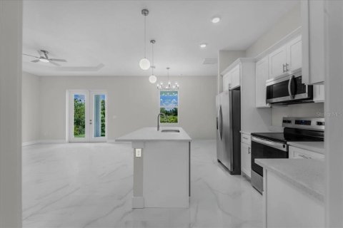 House in Lehigh Acres, Florida 4 bedrooms, 139.54 sq.m. № 2213878 - photo 15