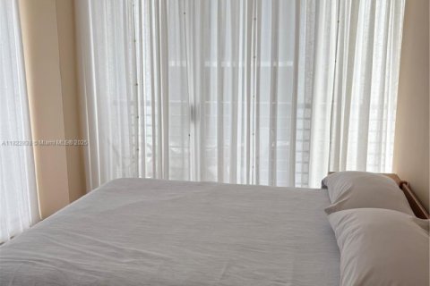 Condominio en alquiler en Hollywood, Florida, 1 dormitorio, 75.99 m2 № 1978677 - foto 10