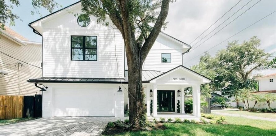 House in Tampa, Florida 4 bedrooms, 333.98 sq.m. № 2102996