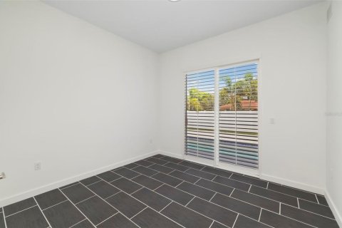 House in Sarasota, Florida 3 bedrooms, 213.49 sq.m. № 2220578 - photo 25
