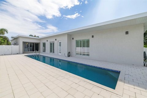 House in Sarasota, Florida 3 bedrooms, 213.49 sq.m. № 2220578 - photo 3