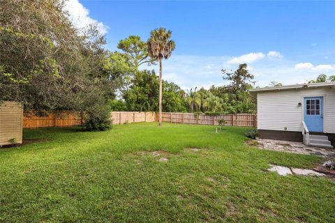 House in Sanford, Florida 3 bedrooms, 108.05 sq.m. № 2394415 - photo 25