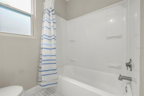 House in Sanford, Florida 3 bedrooms, 108.05 sq.m. № 2394415 - photo 19