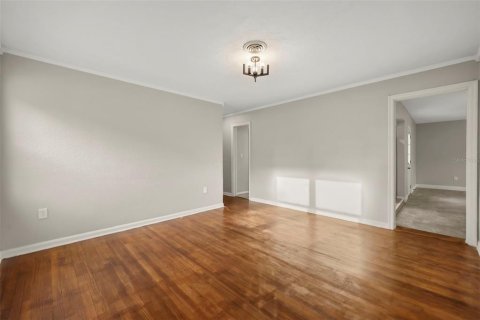 House in Sanford, Florida 3 bedrooms, 108.05 sq.m. № 2394415 - photo 3