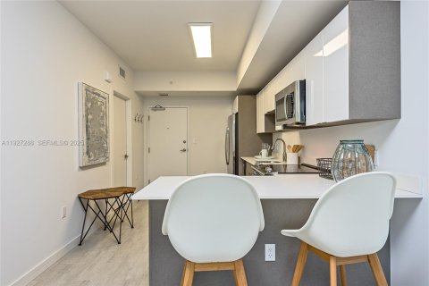 Condominio en alquiler en Miami, Florida, 1 dormitorio, 52.03 m2 № 1986229 - foto 18