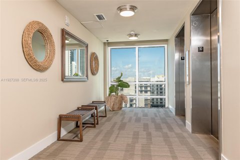 Condominio en alquiler en Miami, Florida, 1 dormitorio, 52.03 m2 № 1986229 - foto 12