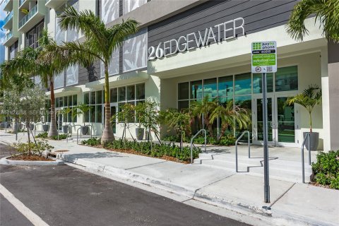Condominio en alquiler en Miami, Florida, 1 dormitorio, 52.03 m2 № 1986229 - foto 1