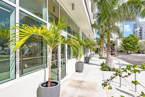 Condominio en alquiler en Miami, Florida, 1 dormitorio, 52.03 m2 № 1986229 - foto 6