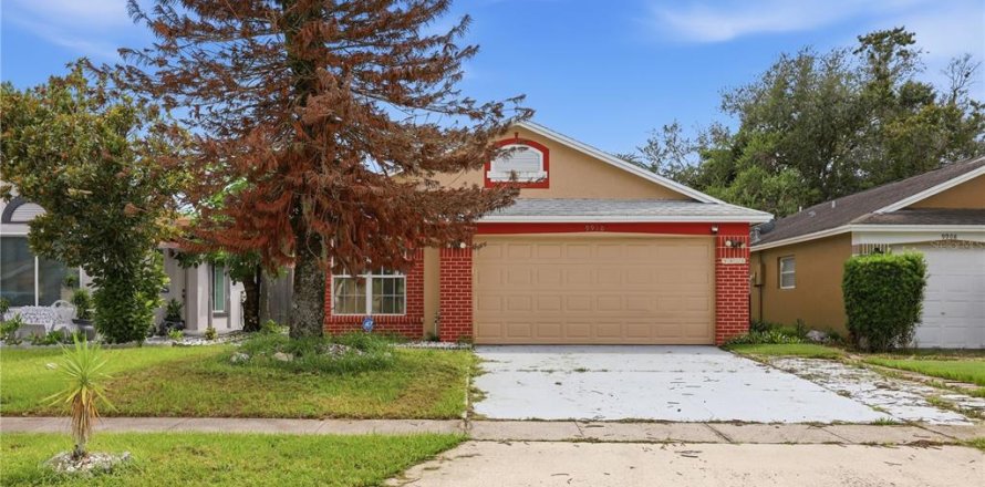 House in Orlando, Florida 3 bedrooms, 129.6 sq.m. № 2378037