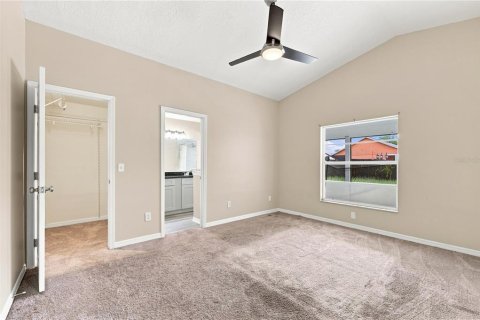 House in Orlando, Florida 3 bedrooms, 129.6 sq.m. № 2378037 - photo 8