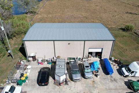 Купить виллу или дом в Окичоби, Флорида 3 комнаты, 201.69м2, № 2026740 - фото 13