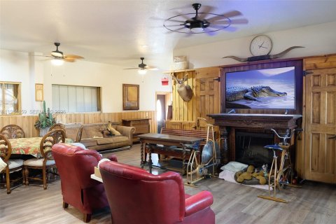 Купить виллу или дом в Окичоби, Флорида 3 комнаты, 201.69м2, № 2026740 - фото 3