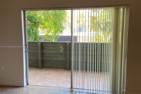 Condominio en venta en Miami, Florida, 2 dormitorios, 96.99 m2 № 1981822 - foto 7