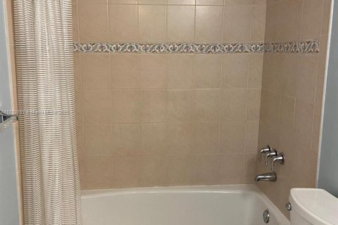 Condominio en venta en Miami, Florida, 2 dormitorios, 96.99 m2 № 1981822 - foto 15