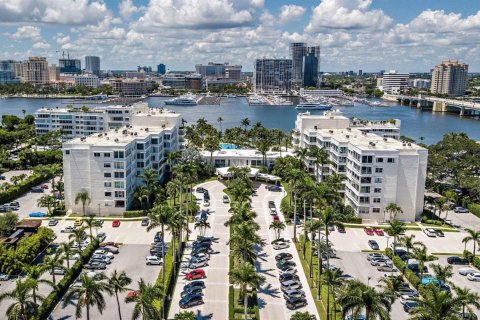 Condominio en Palm Beach, Florida, 3 dormitorios № 2183332
