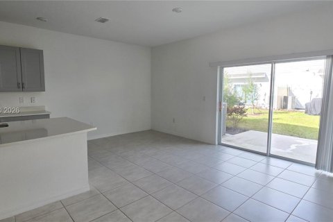 Adosado en venta en Davenport, Florida, 3 dormitorios № 2073113 - foto 9