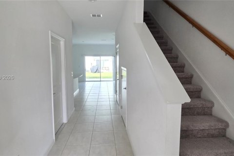 Adosado en venta en Davenport, Florida, 3 dormitorios № 2073113 - foto 5